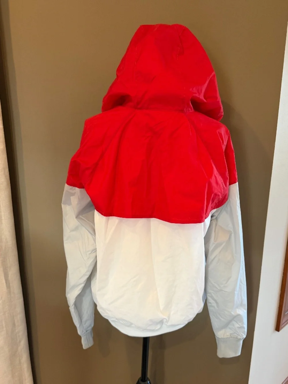 Nike Men's Red White Hooded Windrunner Windbreaker Hooded Training Jacket, Small - Picture 4 of 16